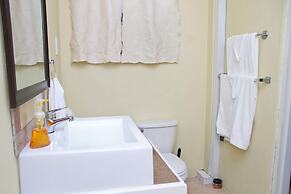 Operative Car Rental & La Porsuette Inn