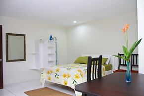 Operative Car Rental & La Porsuette Inn