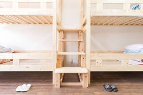 Almas Guest House - Hostel