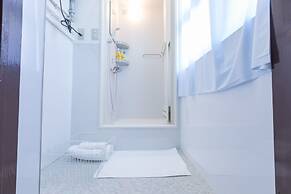 Almas Guest House - Hostel