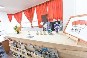 Almas Guest House - Hostel