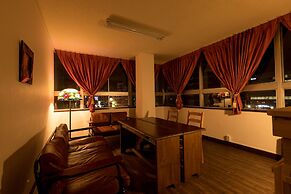 Almas Guest House - Hostel