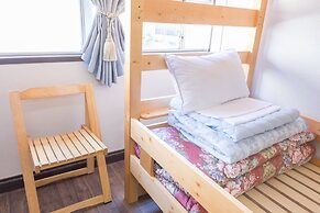 Almas Guest House - Hostel