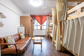 Almas Guest House - Hostel