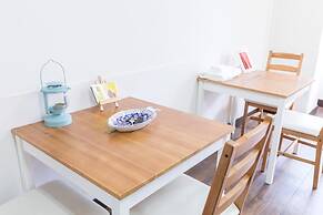 Almas Guest House - Hostel