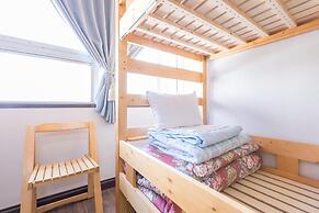 Almas Guest House - Hostel