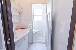 Almas Guest House - Hostel