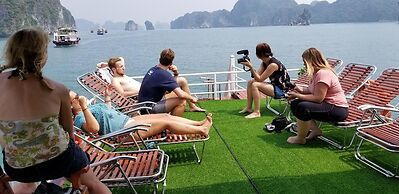 Aroma Cat Ba sea view hotel