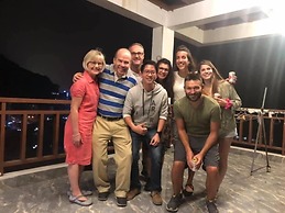 Aroma Cat Ba sea view hotel