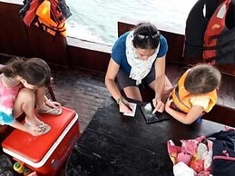 Aroma Cat Ba sea view hotel