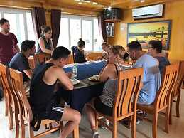 Aroma Cat Ba sea view hotel