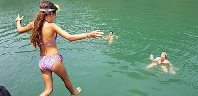 Aroma Cat Ba sea view hotel