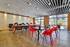 Landsea Apartment Downtown Branch