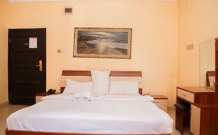 Z'Bass Hotel & Resort
