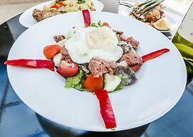 Z'Bass Hotel & Resort