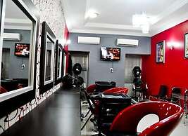 Auris Court Suites & Apartment