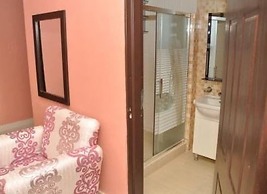 Auris Court Suites & Apartment