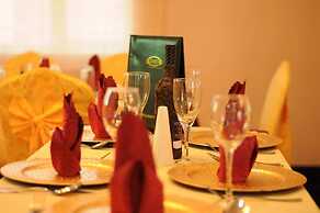 Auris Court Suites & Apartment