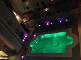Auris Court Suites & Apartment