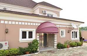 Auris Court Suites & Apartment
