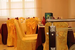 Auris Court Suites & Apartment