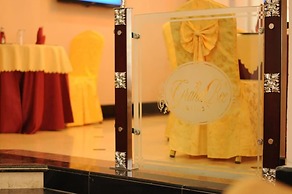 Auris Court Suites & Apartment