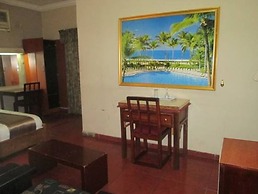 Crystal Palace Hotel