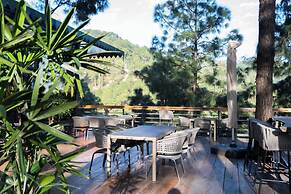Kasauli Hills Resort