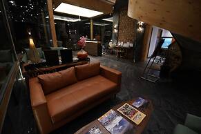 Kasauli Hills Resort