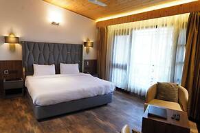 Kasauli Hills Resort