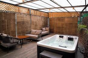 Kasauli Hills Resort