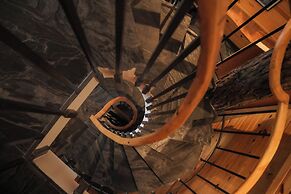 Kasauli Hills Resort