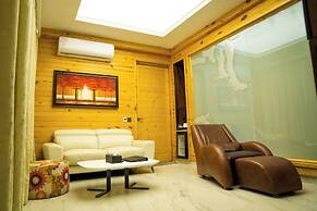 Kasauli Hills Resort