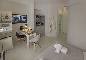 Ermou Stylish Suites by GHH