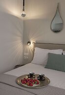 Ermou Stylish Suites by GHH