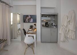 Ermou Stylish Suites by GHH