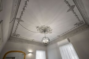 Sophisticated Apartment in Syntagma by GHH