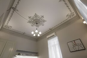 Sophisticated Apartment in Syntagma by GHH