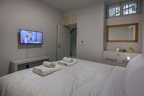 Sophisticated Apartment in Syntagma by GHH