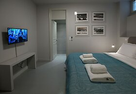 Sophisticated Apartment in Syntagma by GHH