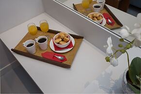 Sophisticated Apartment in Syntagma by GHH