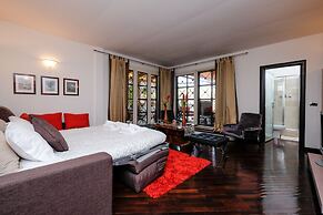 Amazing Penthouse by Caracalla