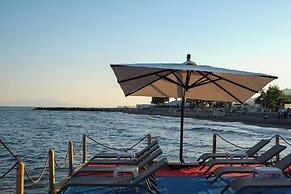 Gargaron Beach Hotel