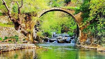 Gargaron Beach Hotel