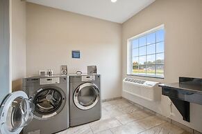Cobblestone Hotel & Suites - Austin
