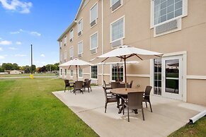 Cobblestone Hotel & Suites - Austin