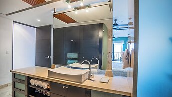 Las Brisas Condominios