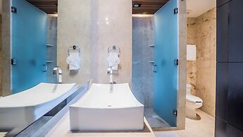 Las Brisas Condominios