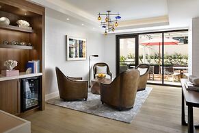 Halepuna Waikiki by Halekulani