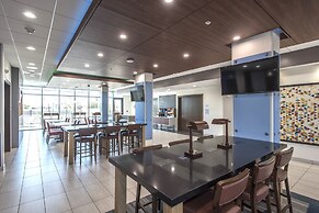 Holiday Inn Express & Suites Phoenix North - Happy Valley, an IHG Hote